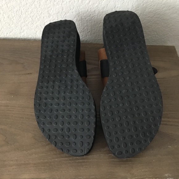 STUART WEITZMAN| Rugged Leather Sport Sandal - Picture 7 of 12